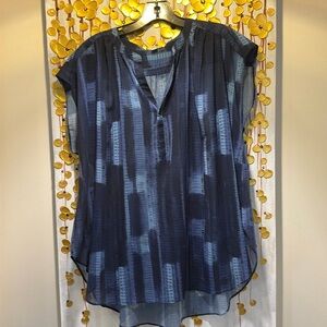 Halston blue cap sleeve/ dolman sleeve sheer blouse-Small
